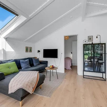 Tilda - 900m From The Sea By Interhome *