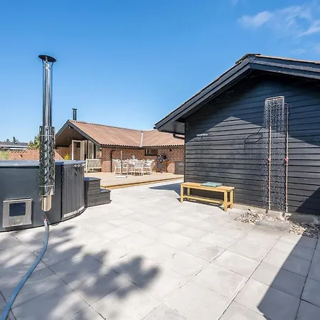 Tilda - 900m From The Sea By Interhome Bjerregård
